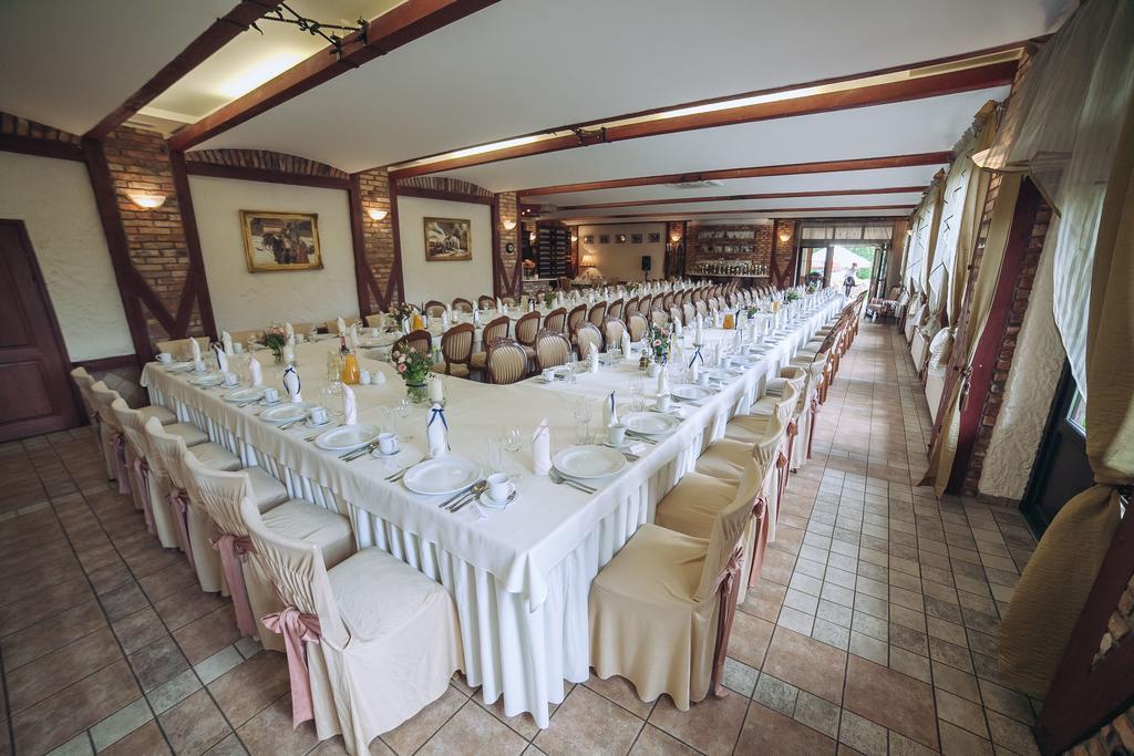 Hubertus Aparthotel & Restaurant & Horse Club Старогард-Гданський Екстер'єр фото