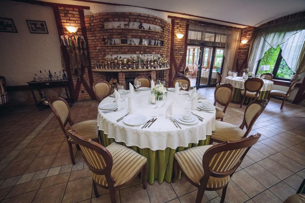 Hubertus Aparthotel & Restaurant & Horse Club Старогард-Гданський Екстер'єр фото