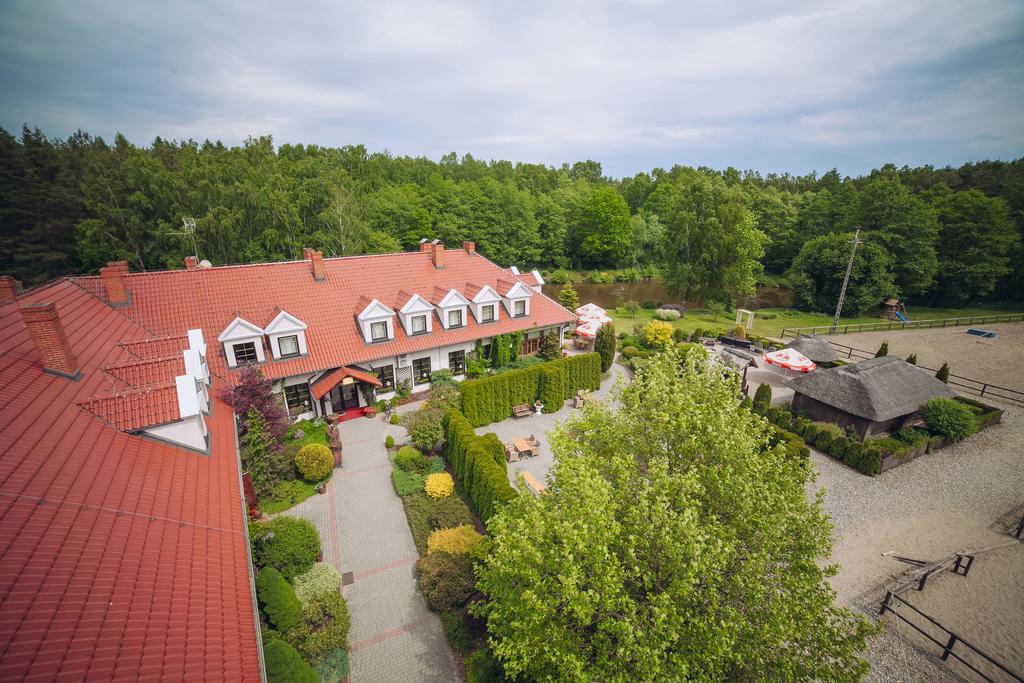 Hubertus Aparthotel & Restaurant & Horse Club Старогард-Гданський Екстер'єр фото