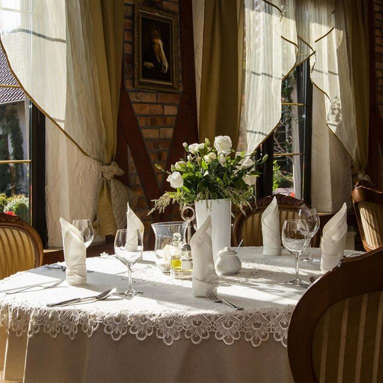 Hubertus Aparthotel & Restaurant & Horse Club Старогард-Гданський Екстер'єр фото