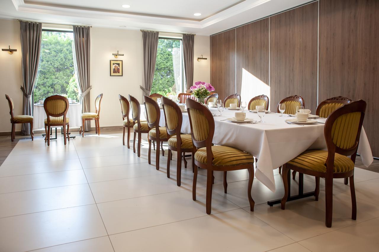 Hubertus Aparthotel & Restaurant & Horse Club Старогард-Гданський Екстер'єр фото