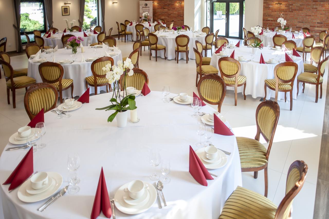 Hubertus Aparthotel & Restaurant & Horse Club Старогард-Гданський Екстер'єр фото