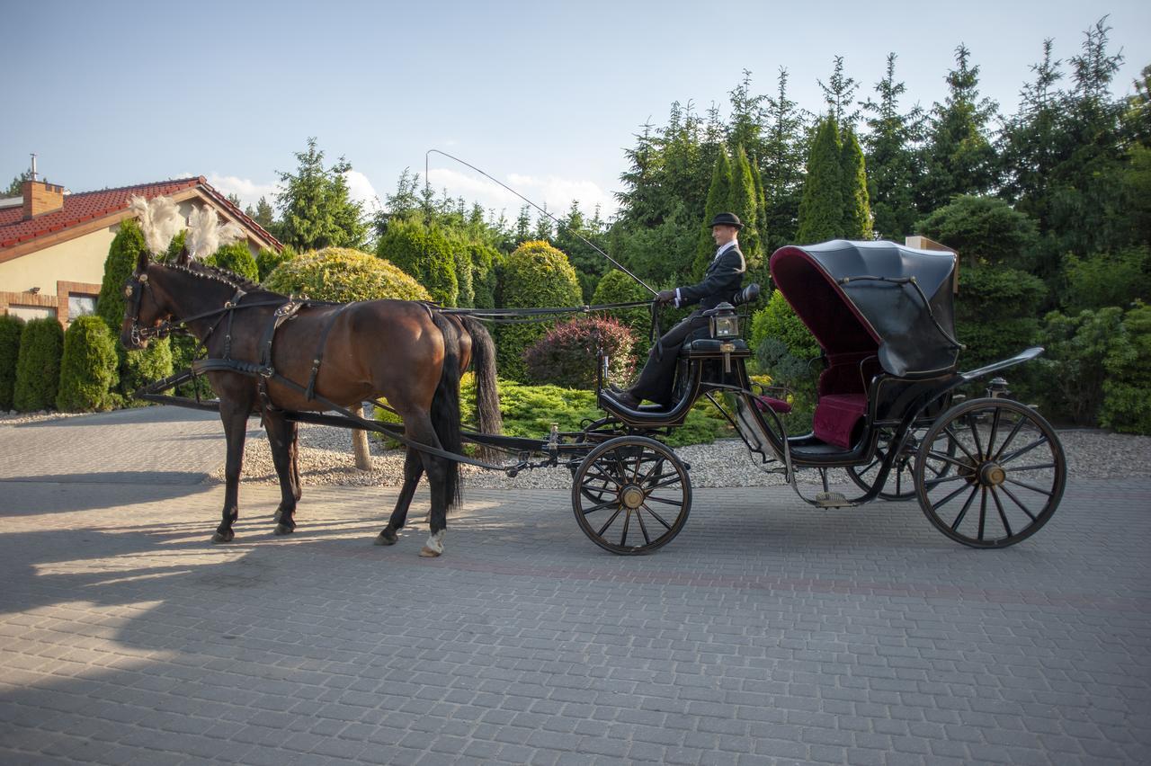 Hubertus Aparthotel & Restaurant & Horse Club Старогард-Гданський Екстер'єр фото