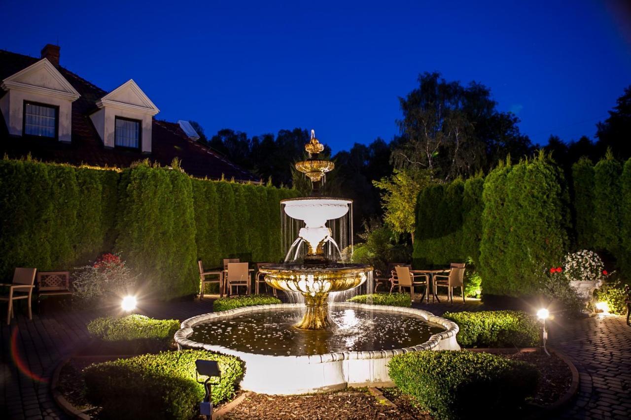 Hubertus Aparthotel & Restaurant & Horse Club Старогард-Гданський Екстер'єр фото